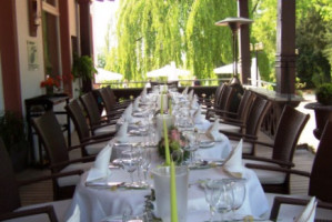 Galerie In Der Villa Borgnis food