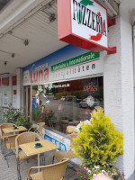 Pizzeria Luna inside