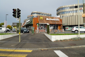McDonald's Restaurant outside