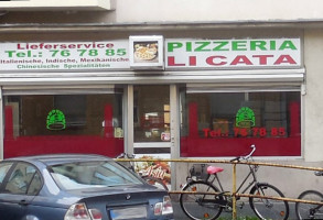 Pizzeria Licata outside