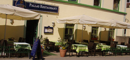 Restaurant Pallas inside