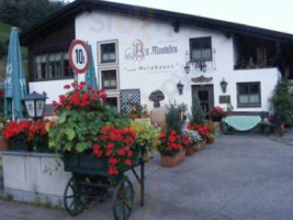 Restaurant-bar Alt Montafon outside