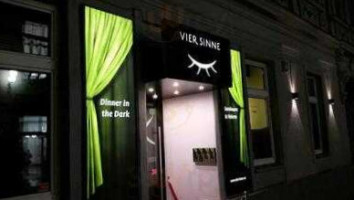 Vier Sinne Dinner In The Dark Wien inside