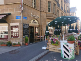 Carrefour Café outside
