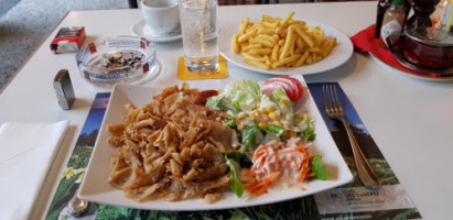 Ochsen Chaophraya food
