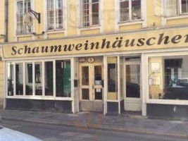 Schaumweinhauschen outside