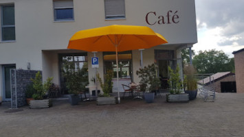 Cafe For Pützchen outside