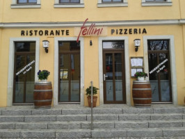 Fellini Ristorante & Pizzeria inside