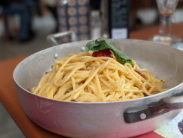 Spaghetti Pomodoro food