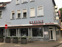 Cafe Kleine outside