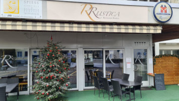 Cafe Rustica inside