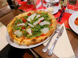 Pizzavola Pizzeria Und Lieferdienst food