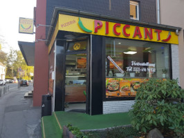 Pizzeria Piccant outside