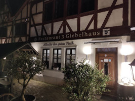 3-giebelhaus outside