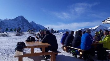 Adi's Skibar Oberjoch Grindelwald food