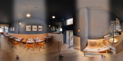 Cafe de la Paix inside