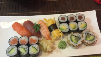 Hanami Sushi Addict food