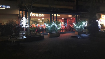 Ypsilon Restaurant outside