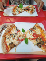 Pizzeria Gusto Italiano food