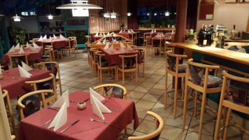 Restaurant Via Collina inside
