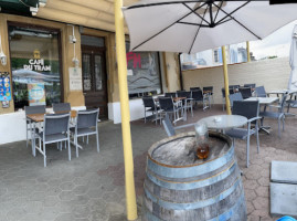 Café du Tram, Leuba outside