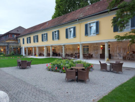 Restaurant, Gasthof und Metzgerei zum Ochsen AG outside