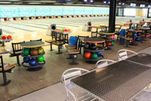 Bowling De La Praille food