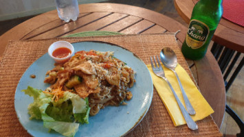 Apple's Cafe Bar & Thai Cuisine food