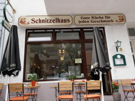 Schnitzelhaus inside