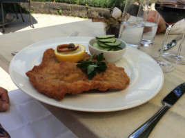 Zu Den Zwei Raben food