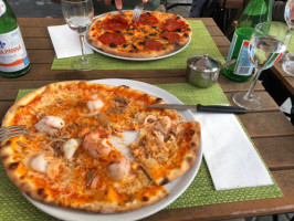 Oliv Restaurant Pizzeria food