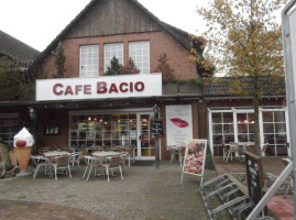 Café Bacio inside