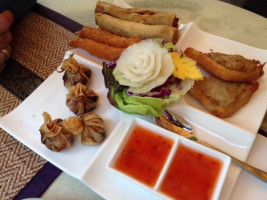 Benjarong Thai Cuisine inside