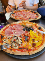 Pizzeria Pizza Pazza, C. A. Fellino food