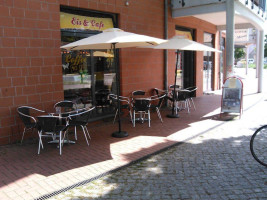 Eisland Café outside