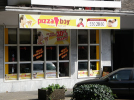 Pizza Boy outside