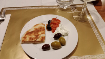 Kostas Der Grieche food