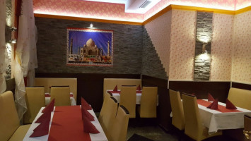 Maria Taj Mahal Indian food