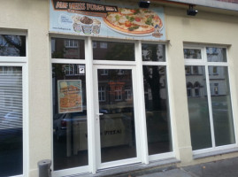 Gameiro Pizza Service outside