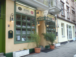 Cafe Pianola outside