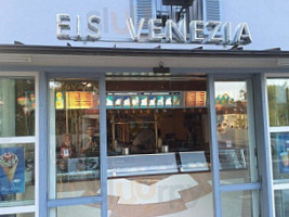 Eiscafe Venezia outside