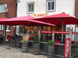 Janny`s Eis outside