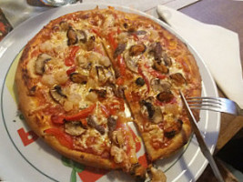Pizzeria Enzo food