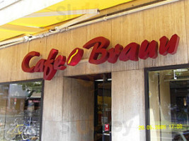 Café Braun outside