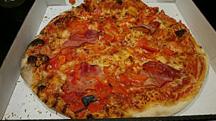 Adria Pizzaservice food
