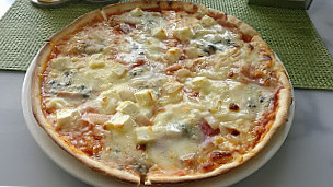 Pizza Avanti food