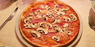 Pizzeria Waldhorn food