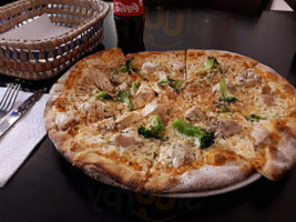 Sahra Pizza food