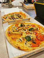 Pizzeria Cortina food