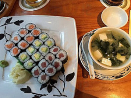 Mai Ly Sushi + Wok-Restaurant food